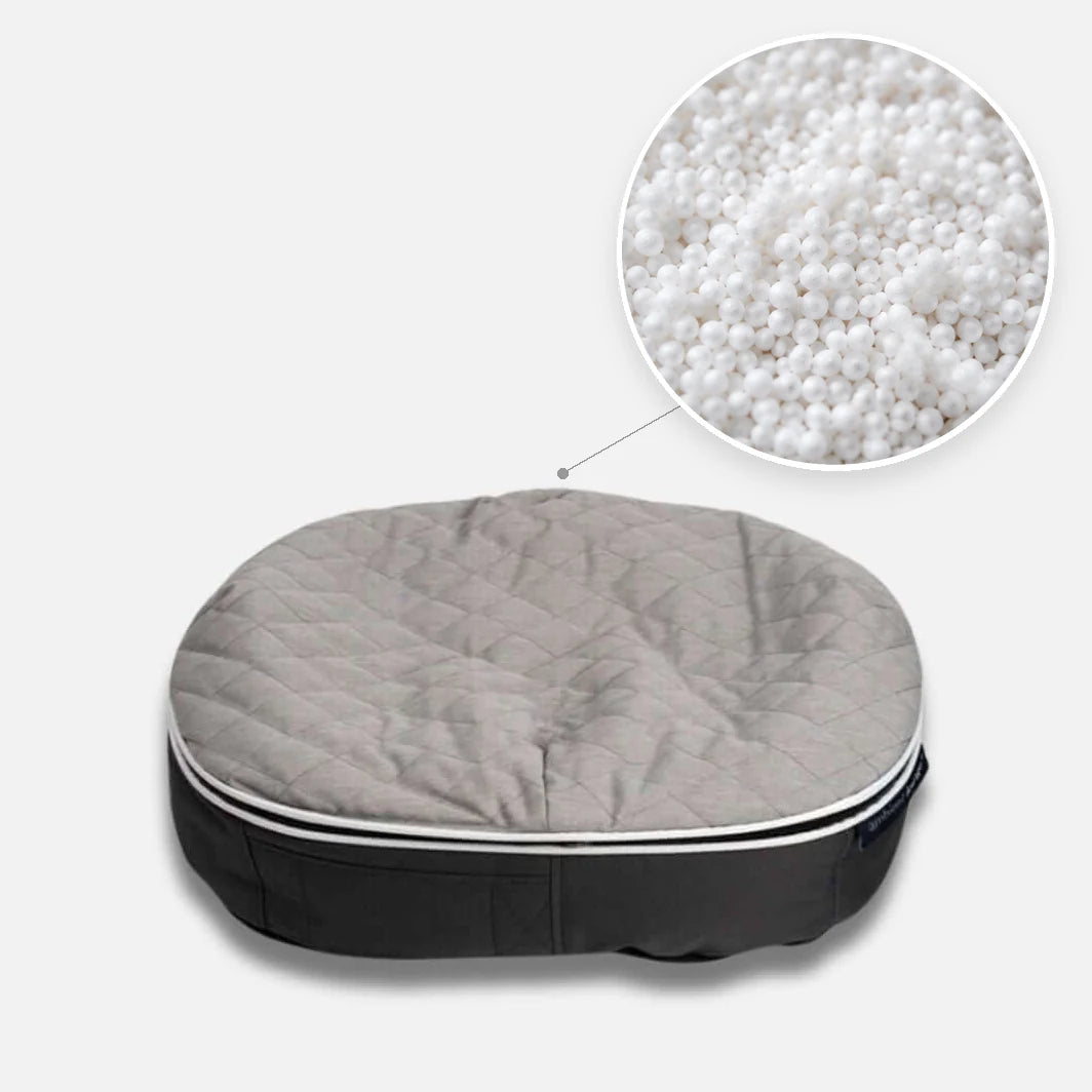 Hundeseng Supernova ThermoQuilt S med detalj av perlefyll i sirkel