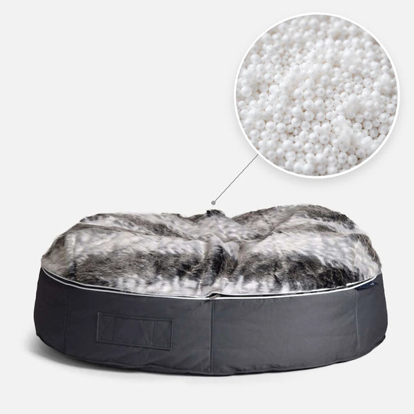 Hundeseng Supernova Wild Animal XL med detalj av perlefyll i sirkel